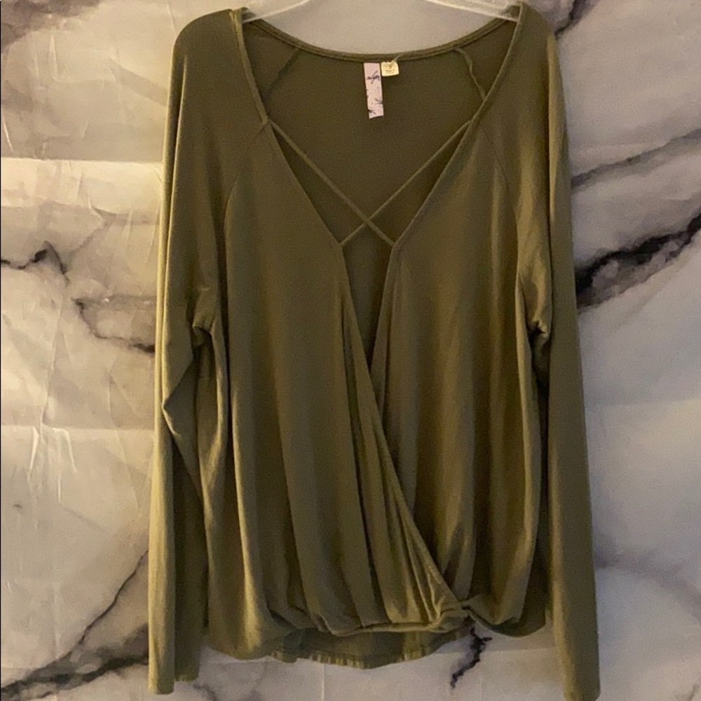 Green long sleeve top